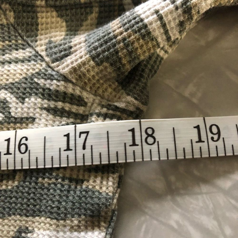 Gap Kids Camo Waffle Knit Thermal Long Sleeve Shirt Crown Logo Green XXL 14-16 - Picture 8 of 9